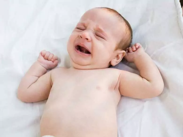 Kolki i biegunki u niemowlęcia – dowiedz się, co może być ich przyczyną