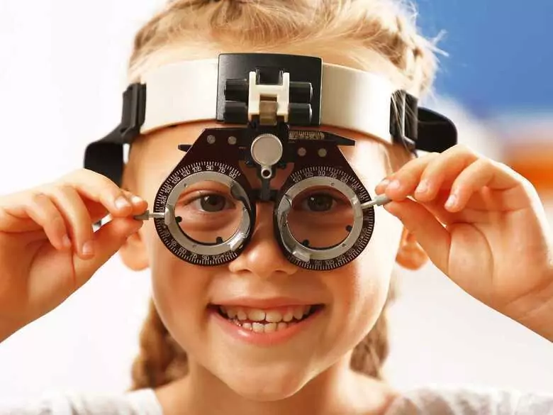 Jak postępować z krótkowzrocznością u dzieci?