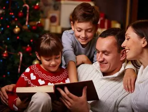 Dorośli chcą zdążyć ze świętami. Psycholog: dzieci przeżywają je inaczej
